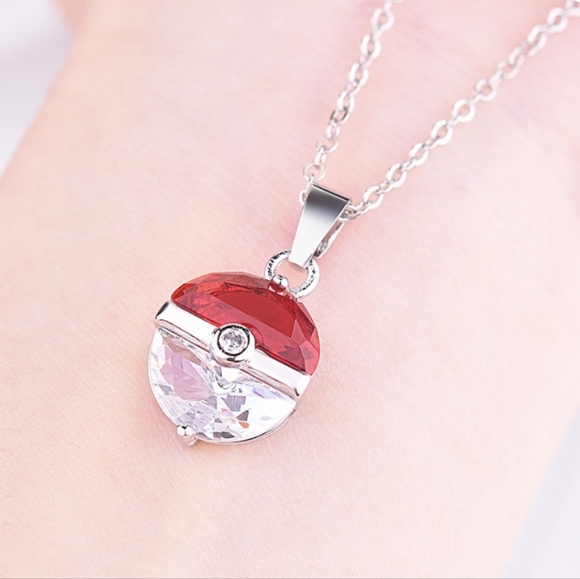 Jewelry - NEW! Silver Pendant Zirconia
